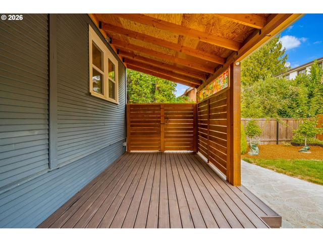 2307 Ne EVERETT St, Portland, OR 97232