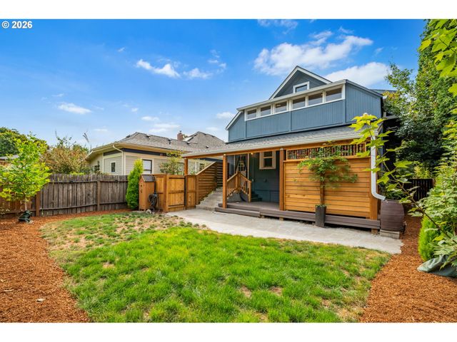 2307 Ne EVERETT St, Portland, OR 97232