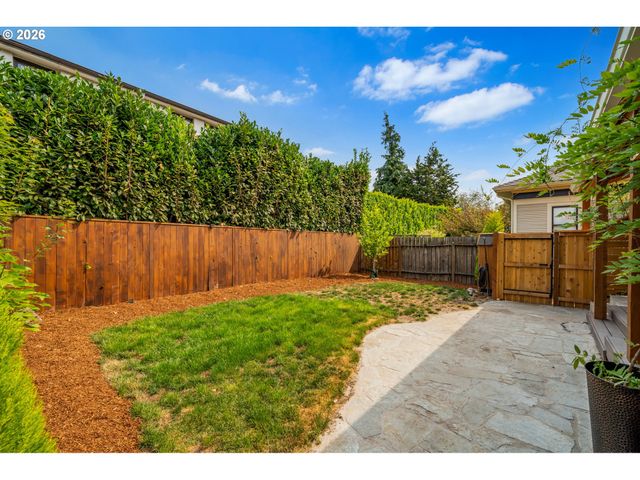 2307 Ne EVERETT St, Portland, OR 97232