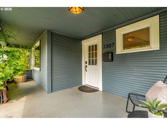 2307 Ne EVERETT St, Portland, OR 97232