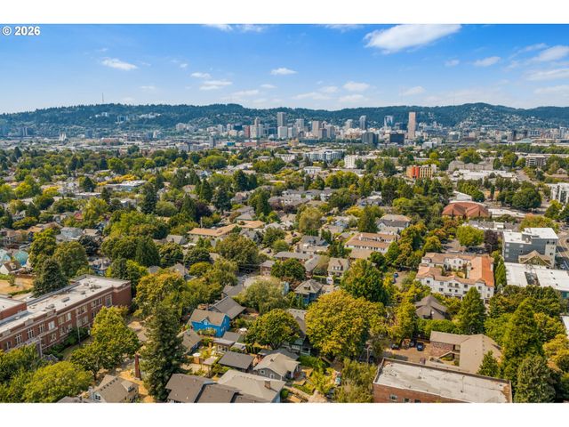 2307 Ne EVERETT St, Portland, OR 97232