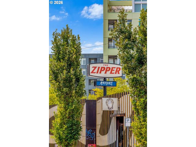 2307 Ne EVERETT St, Portland, OR 97232