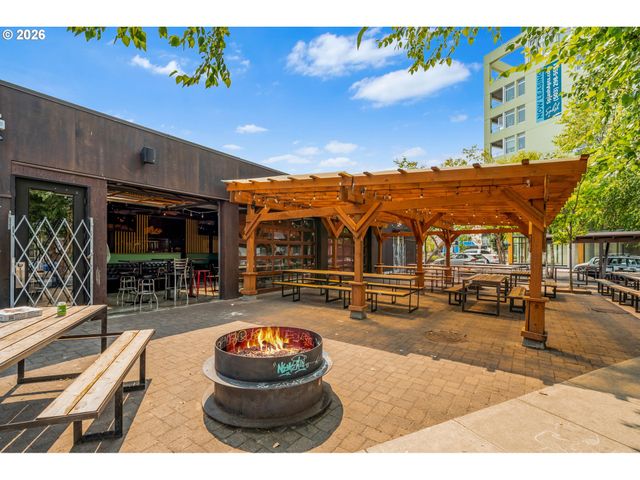 2307 Ne EVERETT St, Portland, OR 97232