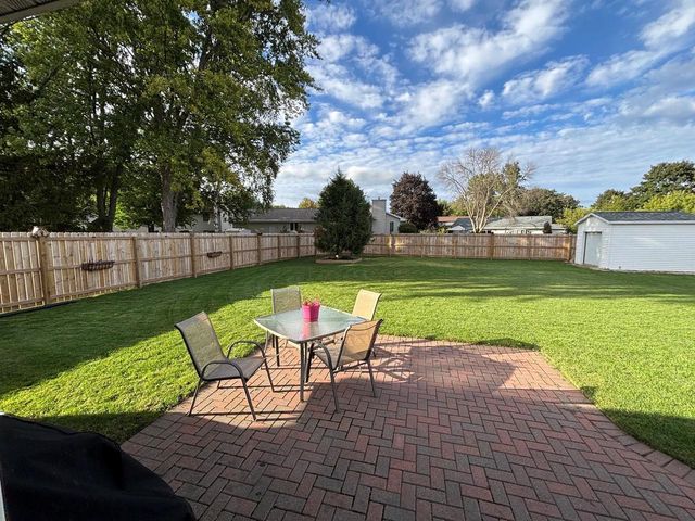 532 WILLOW DRIVE, Kaukauna, WI 54130