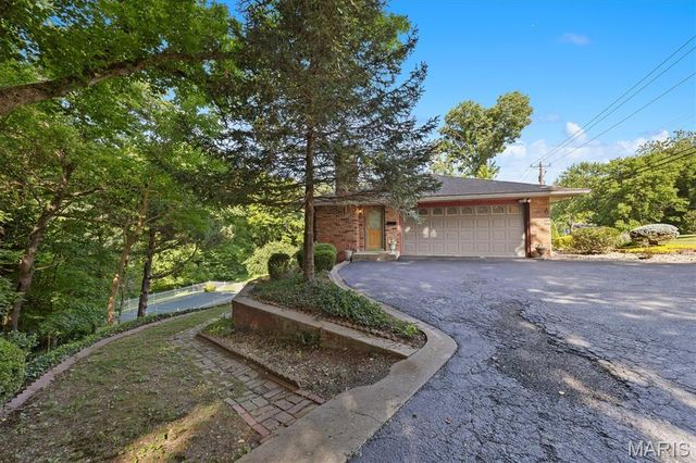 1418 W Main Street, Collinsville, IL 62234
