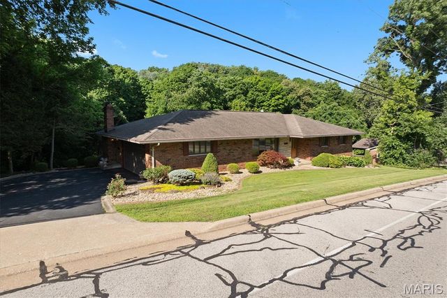 1418 W Main Street, Collinsville, IL 62234