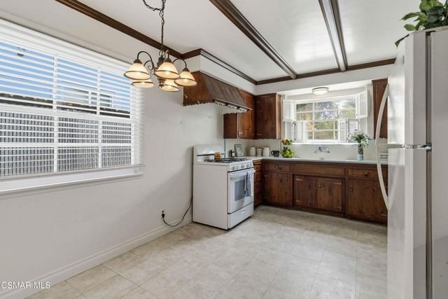 21331 Dumetz Road, Woodland Hills, CA 91364