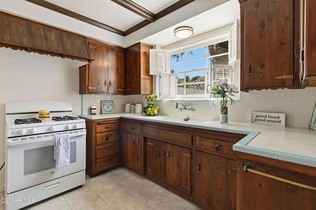 21331 Dumetz Road, Woodland Hills, CA 91364