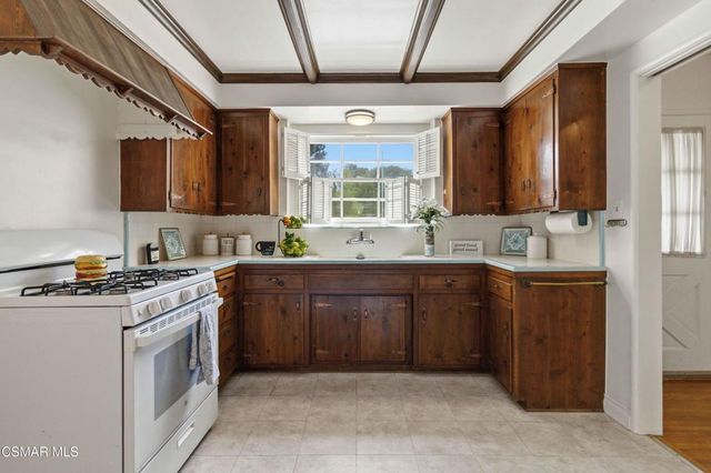 21331 Dumetz Road, Woodland Hills, CA 91364