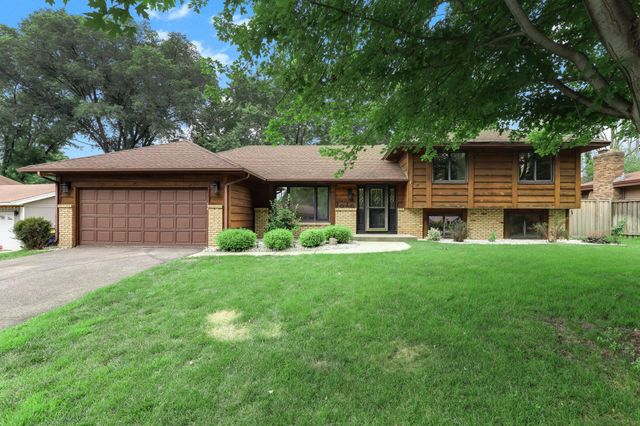 1010 E 157th Street, Burnsville, MN 55306