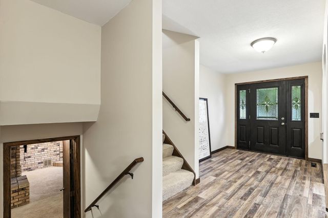 1010 E 157th Street, Burnsville, MN 55306
