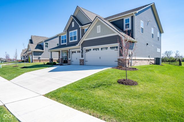 1041 Elmwood Lane, Greenwood, IN 46143