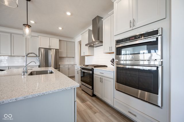 1041 Elmwood Lane, Greenwood, IN 46143