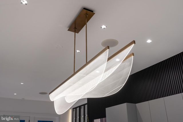 1604 13TH ST NW, Washington, DC 20009