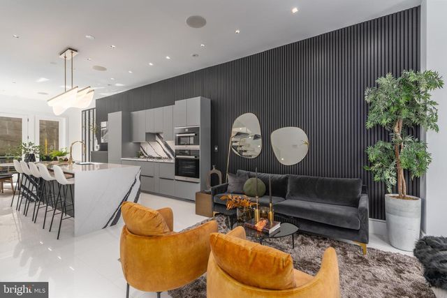 1604 13TH ST NW, Washington, DC 20009