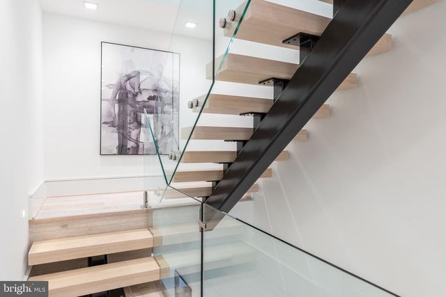 1604 13TH ST NW, Washington, DC 20009