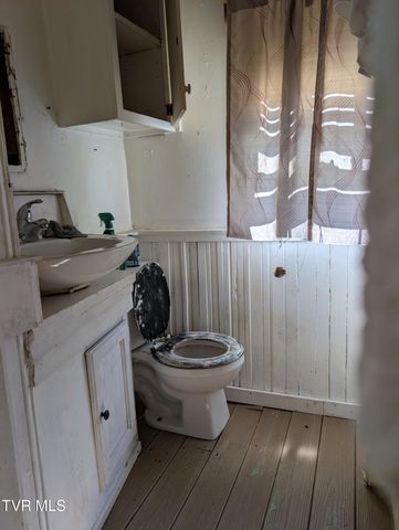 918 West Independence Drive, Kingsport, TN 37660