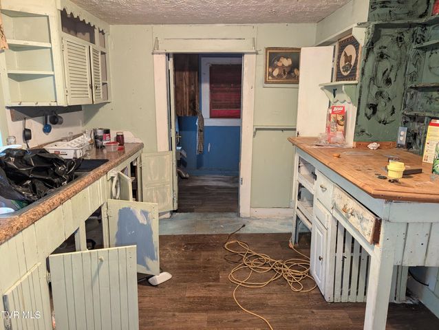 918 West Independence Drive, Kingsport, TN 37660