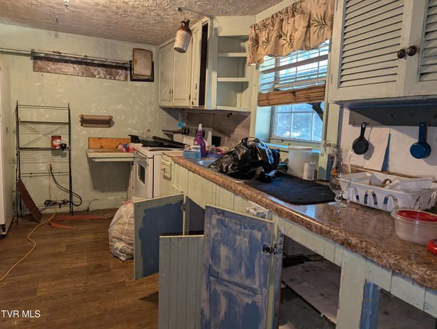 918 West Independence Drive, Kingsport, TN 37660