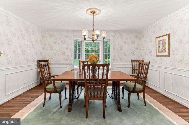 9507 ARNON CHAPEL RD, Great Falls, VA 22066
