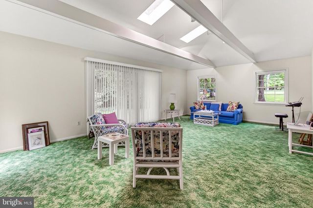 9507 ARNON CHAPEL RD, Great Falls, VA 22066
