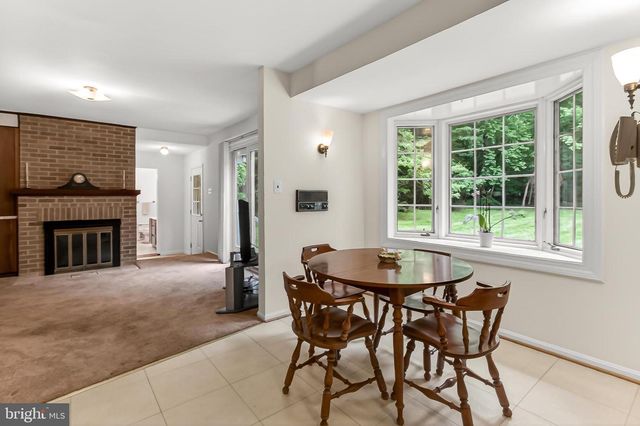 9507 ARNON CHAPEL RD, Great Falls, VA 22066