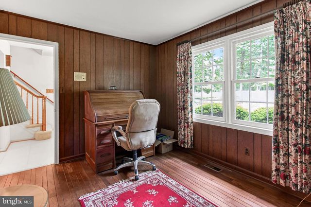 9507 ARNON CHAPEL RD, Great Falls, VA 22066