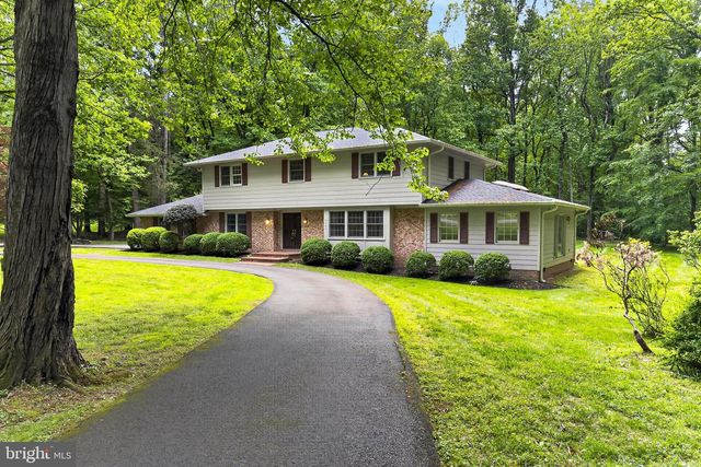 9507 ARNON CHAPEL RD, Great Falls, VA 22066