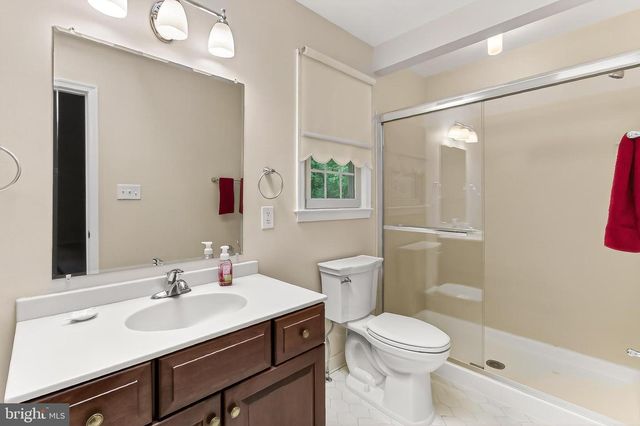 9507 ARNON CHAPEL RD, Great Falls, VA 22066