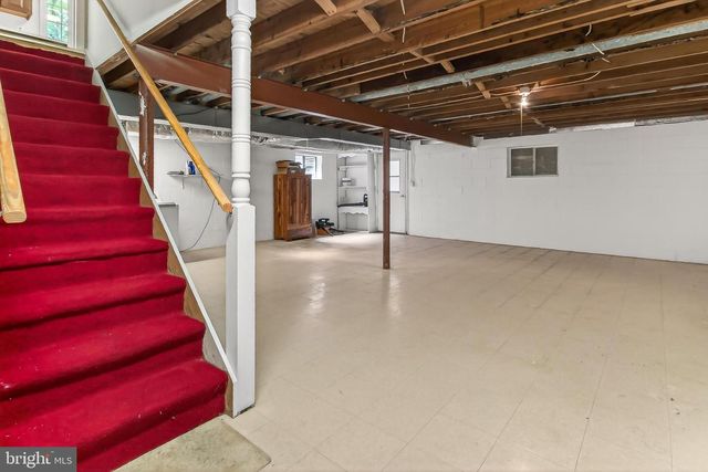 9507 ARNON CHAPEL RD, Great Falls, VA 22066