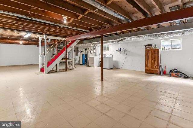 9507 ARNON CHAPEL RD, Great Falls, VA 22066