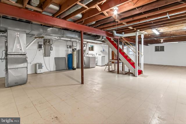 9507 ARNON CHAPEL RD, Great Falls, VA 22066