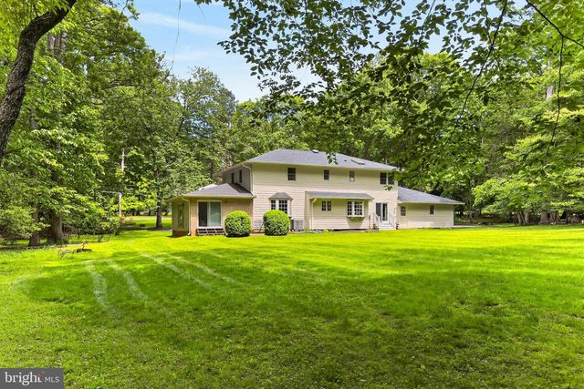 9507 ARNON CHAPEL RD, Great Falls, VA 22066