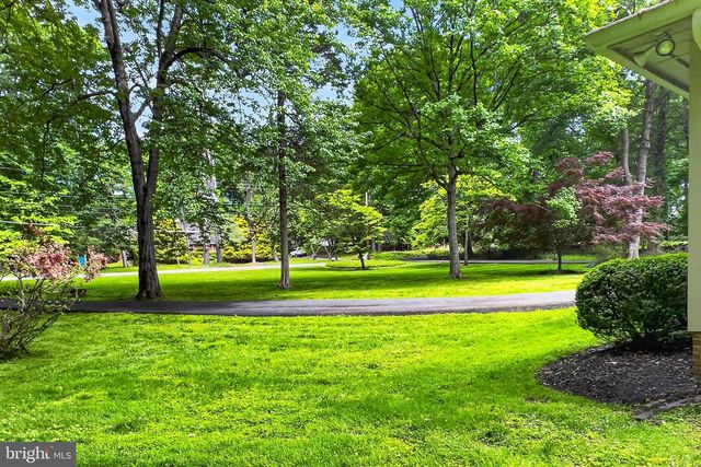 9507 ARNON CHAPEL RD, Great Falls, VA 22066