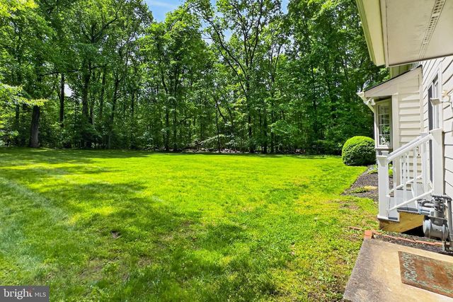9507 ARNON CHAPEL RD, Great Falls, VA 22066