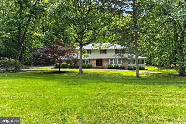 9507 ARNON CHAPEL RD, Great Falls, VA 22066