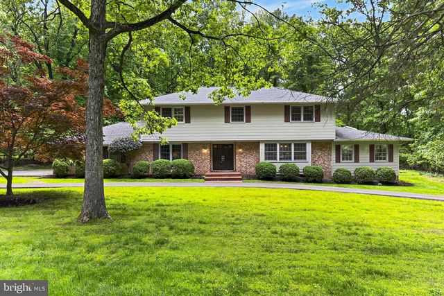 9507 ARNON CHAPEL RD, Great Falls, VA 22066