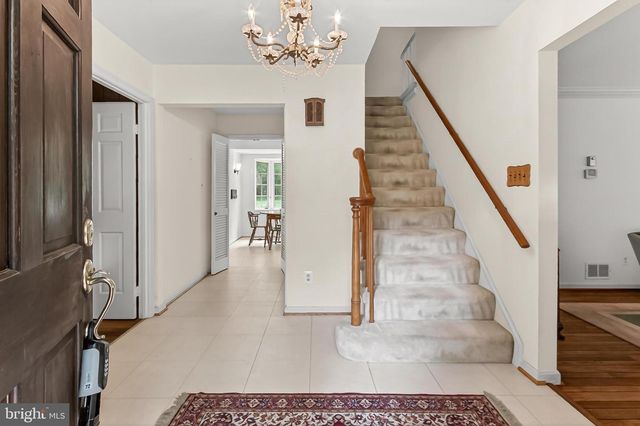 9507 ARNON CHAPEL RD, Great Falls, VA 22066