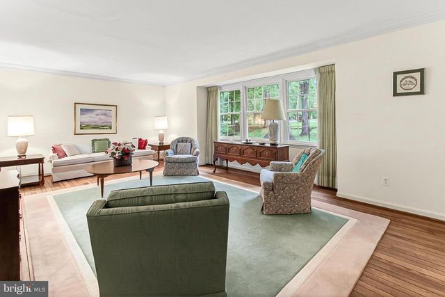 9507 ARNON CHAPEL RD, Great Falls, VA 22066