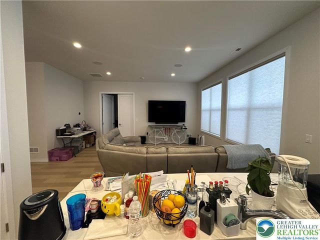 7018 Oak, East Allen Twp, PA 18014