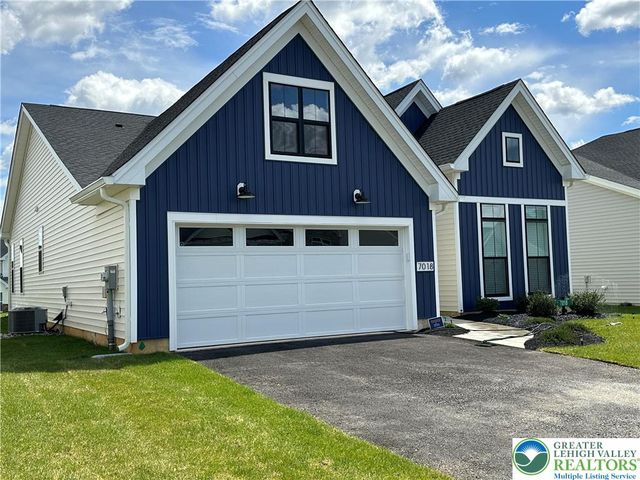 7018 Oak, East Allen Twp, PA 18014