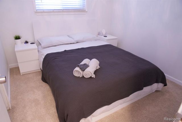 1205 E 14 Mile Rd, Birmingham, MI 48009