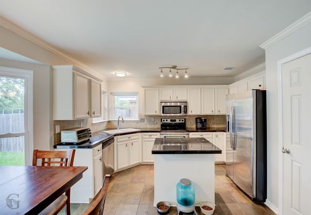 2209 Woodbridge Street, Bossier City, LA 71111