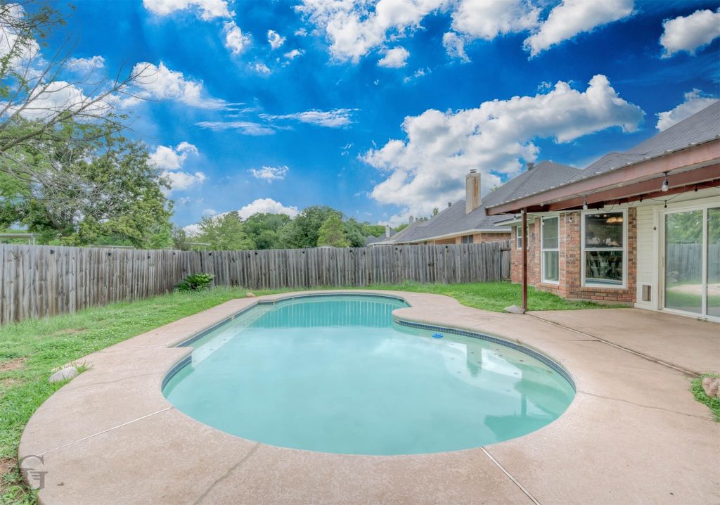 2209 Woodbridge Street, Bossier City, LA 71111