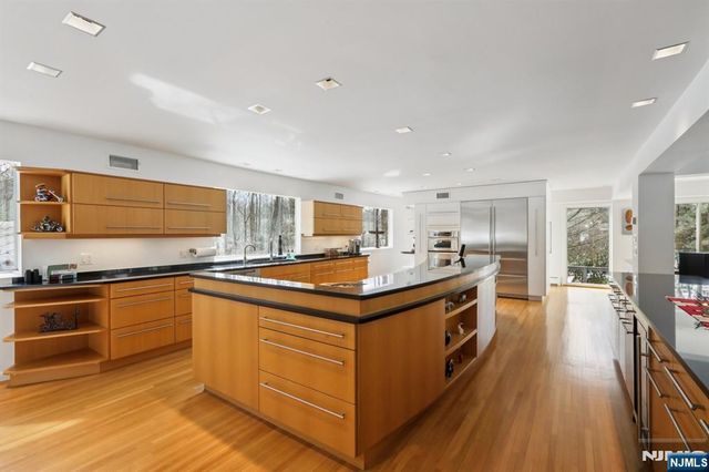 47 Hopper Farm Road, Upper Saddle River, NJ 07458