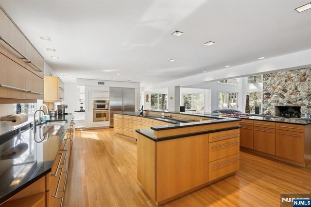 47 Hopper Farm Road, Upper Saddle River, NJ 07458
