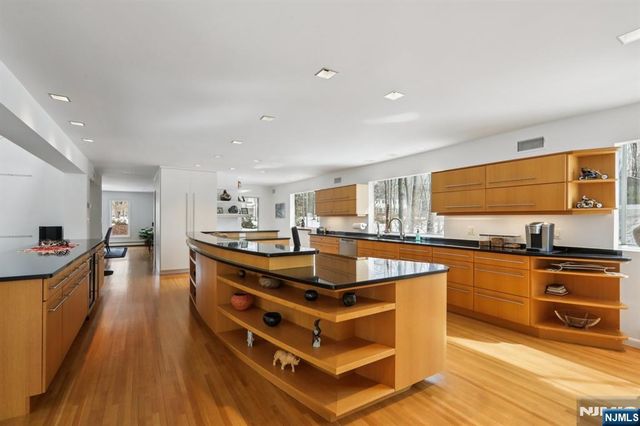 47 Hopper Farm Road, Upper Saddle River, NJ 07458