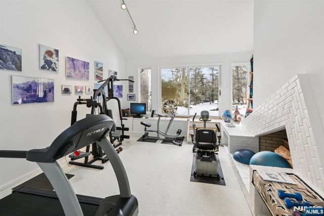 47 Hopper Farm Road, Upper Saddle River, NJ 07458