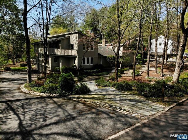 47 Hopper Farm Road, Upper Saddle River, NJ 07458