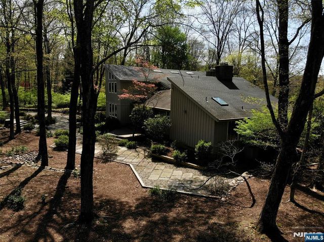 47 Hopper Farm Road, Upper Saddle River, NJ 07458